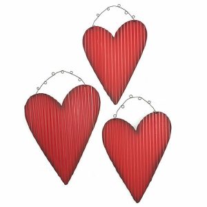 Decor |   Corrugated Tin Heart Wall Hanging Set